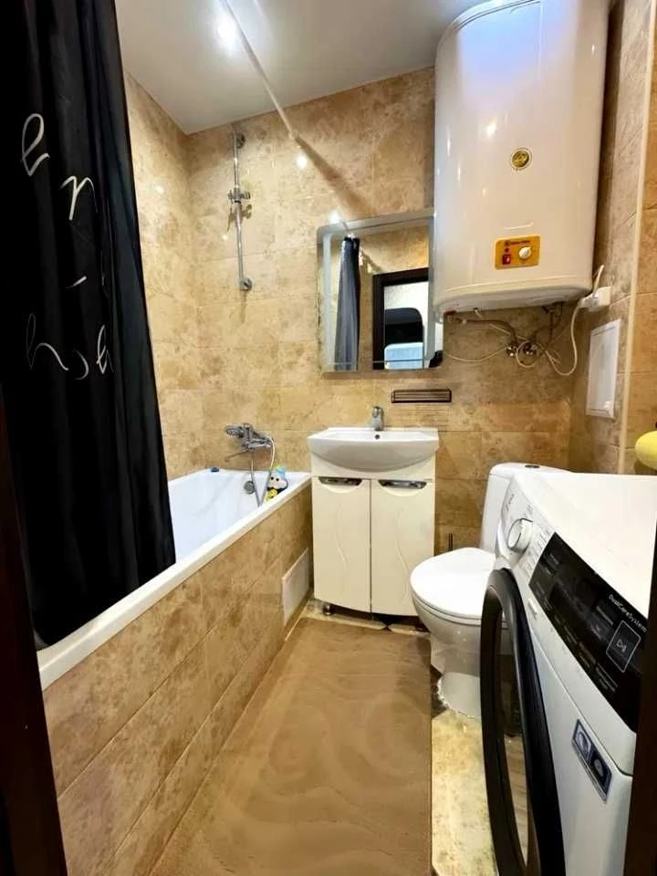 Продається 2-кімнатна квартира, Нові будинки, район м. Дворець Спорта 5/5