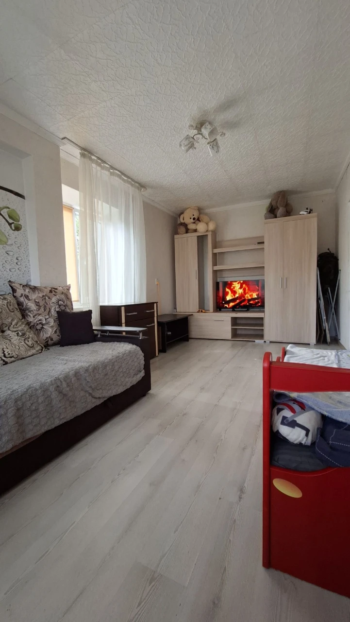 For Sale: 1-room apartment with gas heating