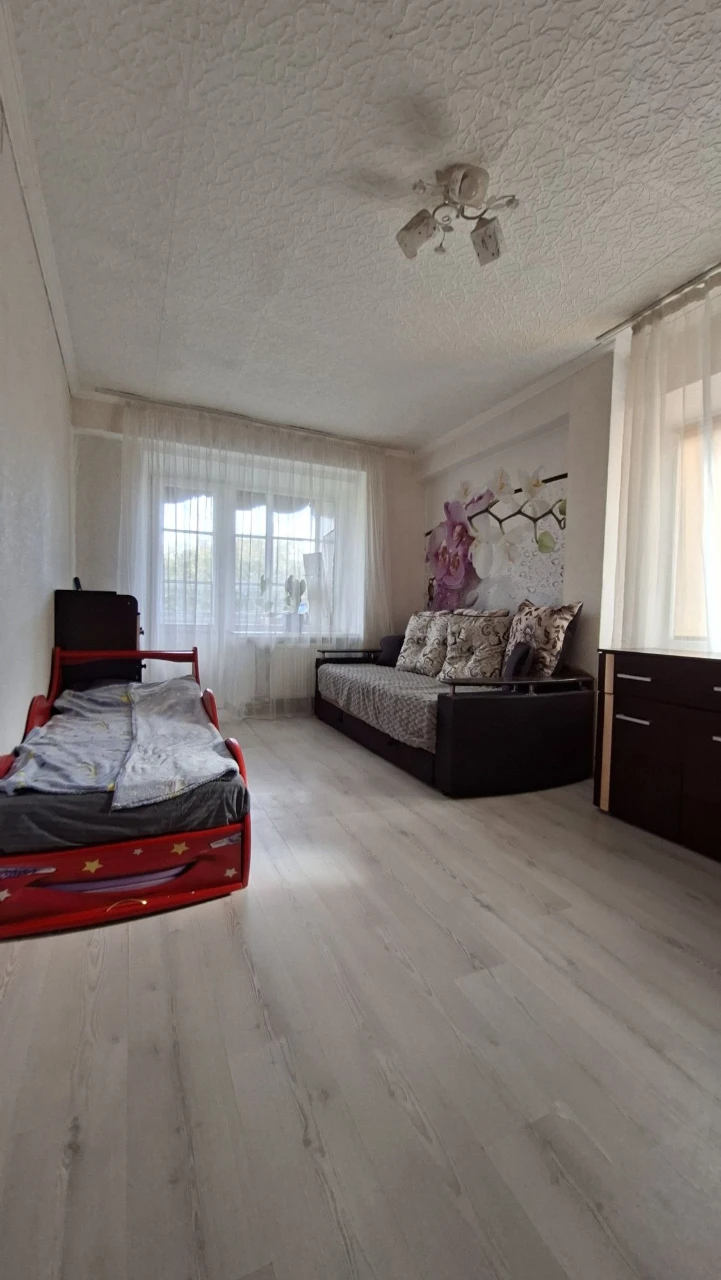 For Sale: 1-room apartment with gas heating