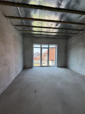 Продаж дуплексу , Червениця