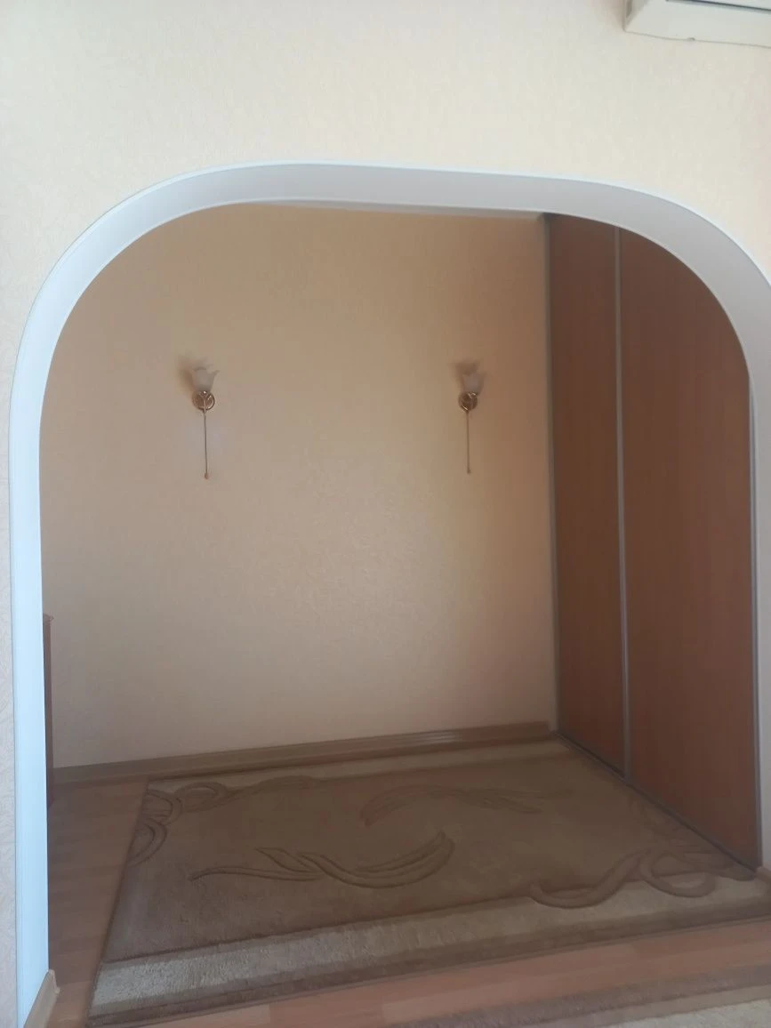 One-bedroom apartment in the center of Peskova 4/9