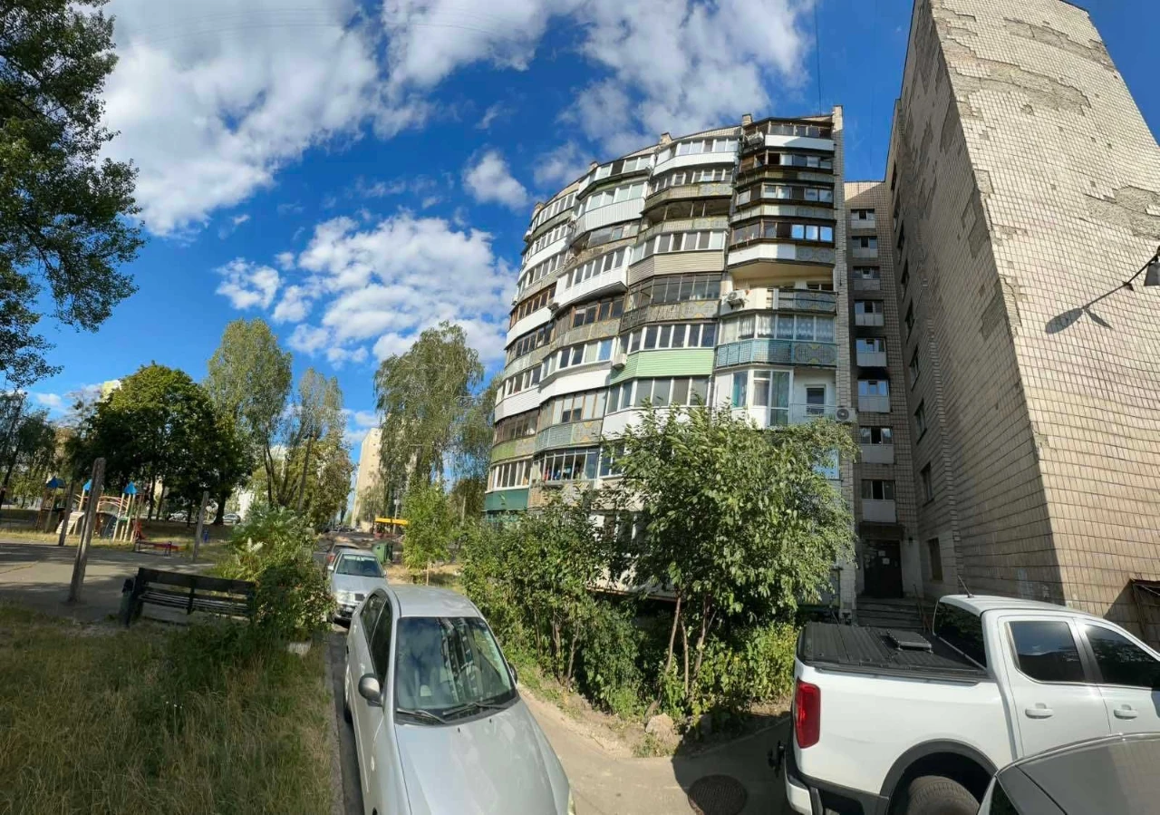 вул. Іллєнка Юрія (Мельникова) бут.85, метро Дорогожичі