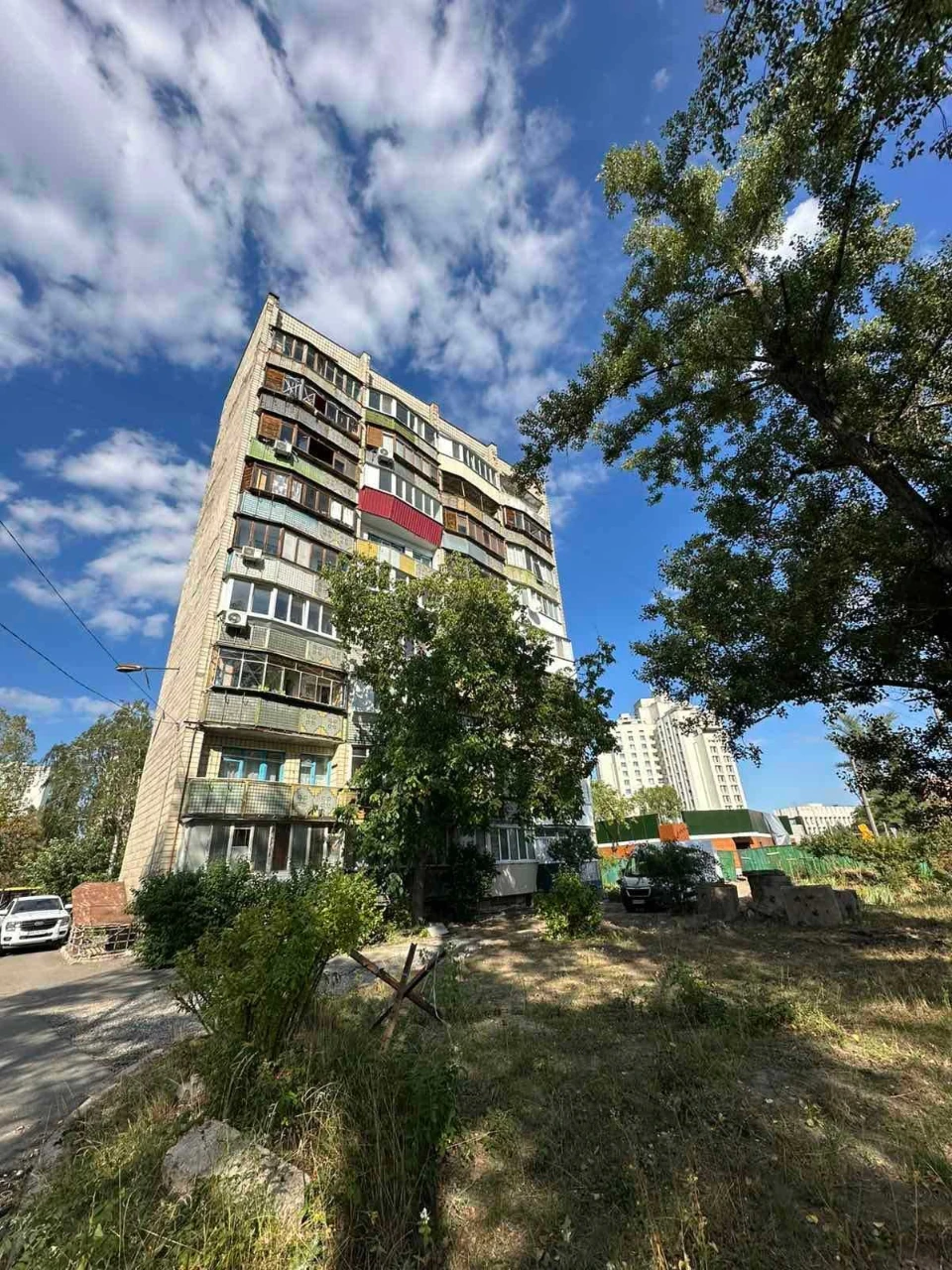 вул. Іллєнка Юрія (Мельникова) бут.85, метро Дорогожичі