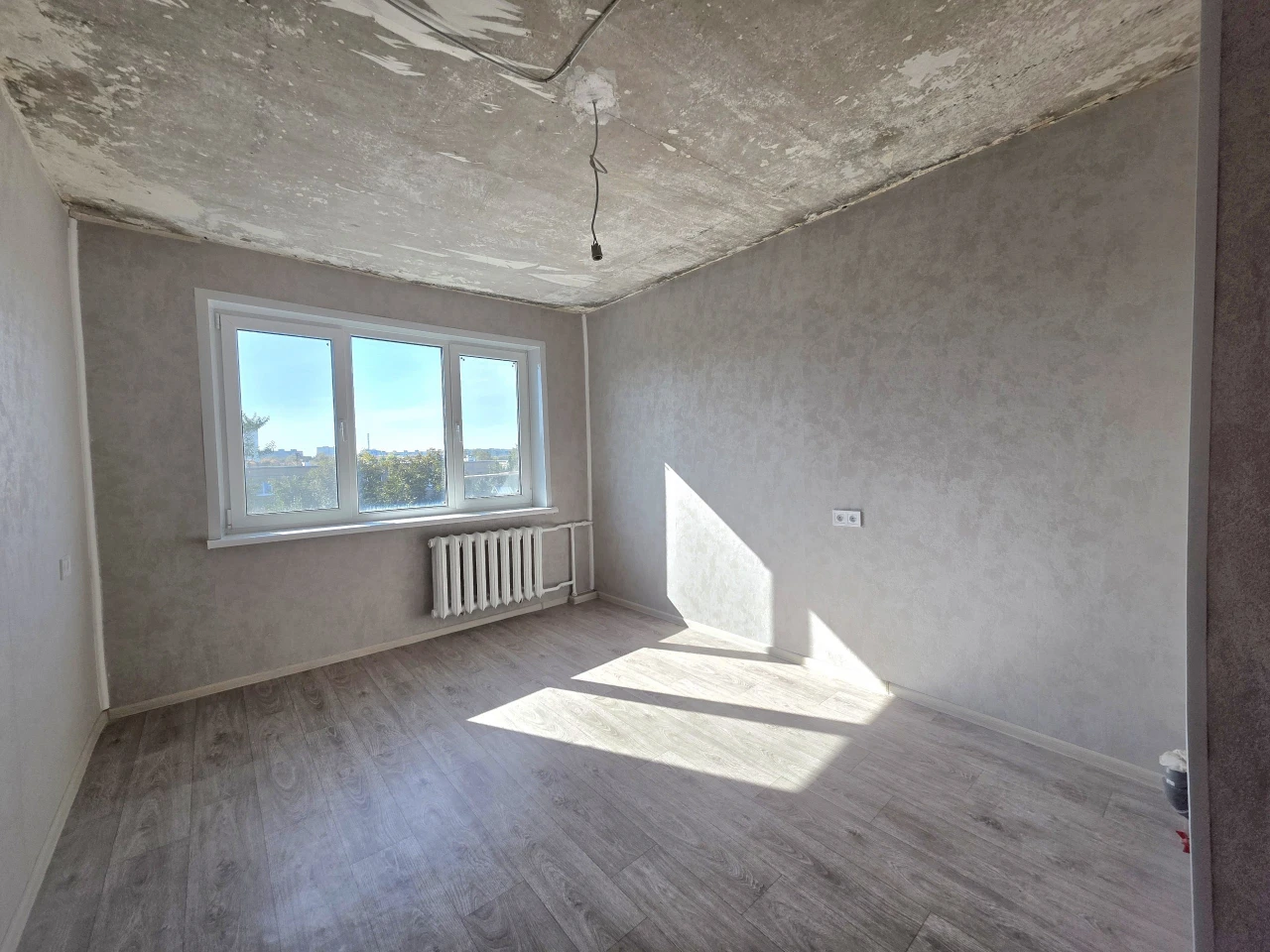 Selling one-room apartment (guest room) with its own bathroom