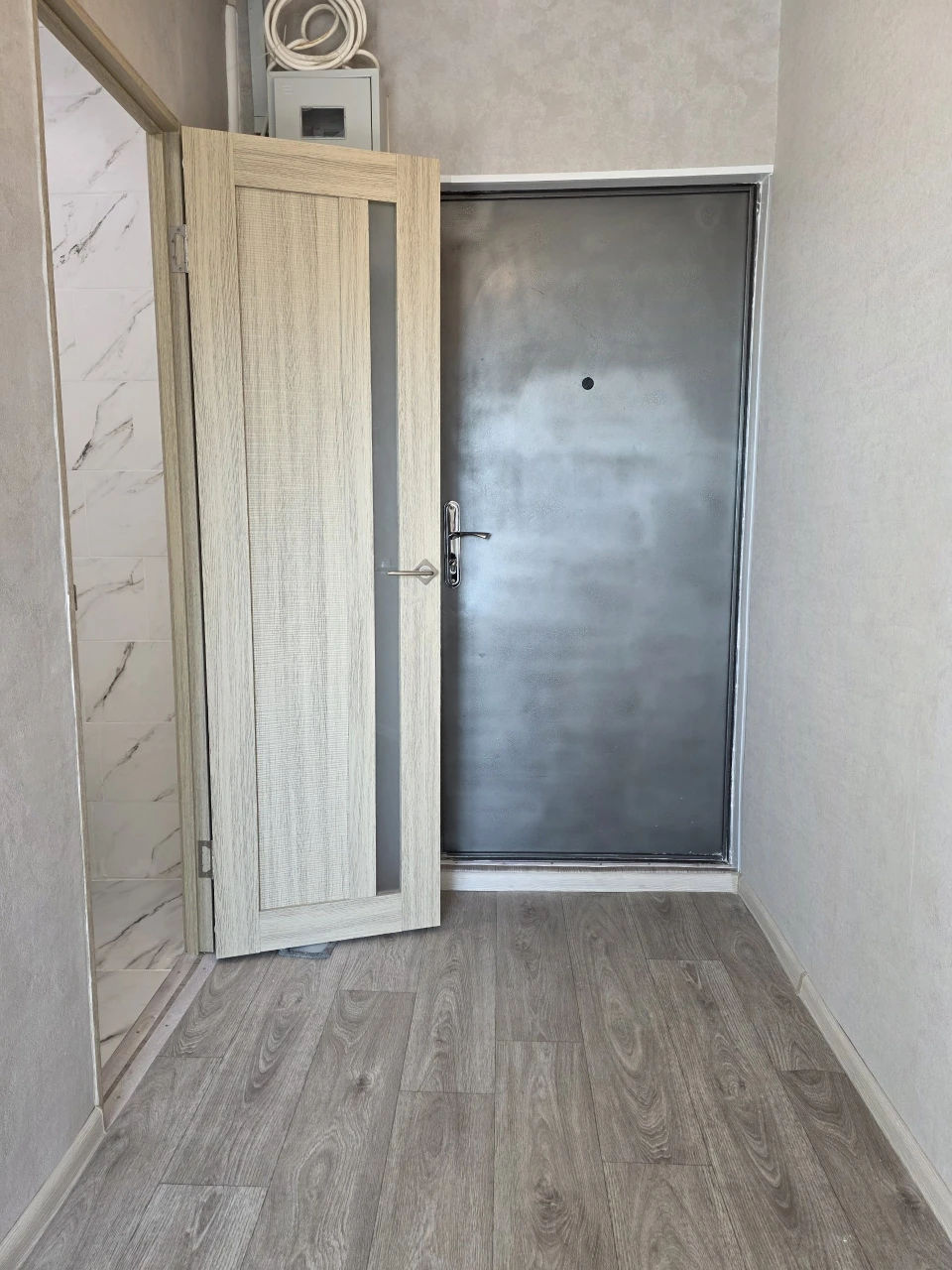 Selling one-room apartment (guest room) with its own bathroom