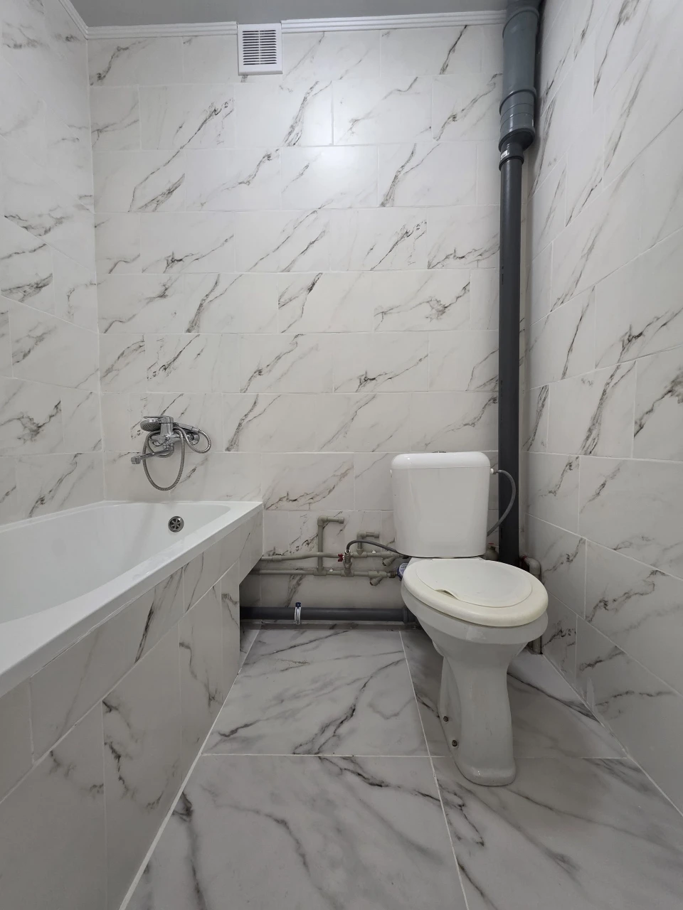 Selling one-room apartment (guest room) with its own bathroom