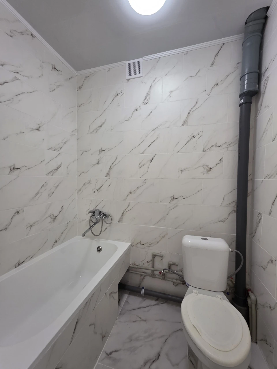 Selling one-room apartment (guest room) with its own bathroom
