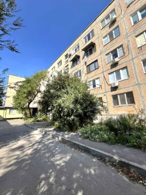 Selling one-room apartment (guest room) with its own bathroom