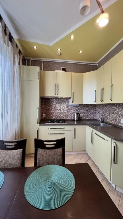 Продам 3-к квартиру 75м2. вул. Вернадського Академіка бул. (