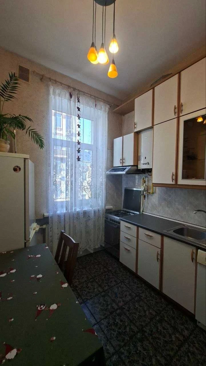 Продажа квартиры Центр  Прорізна Шевченківський район метро