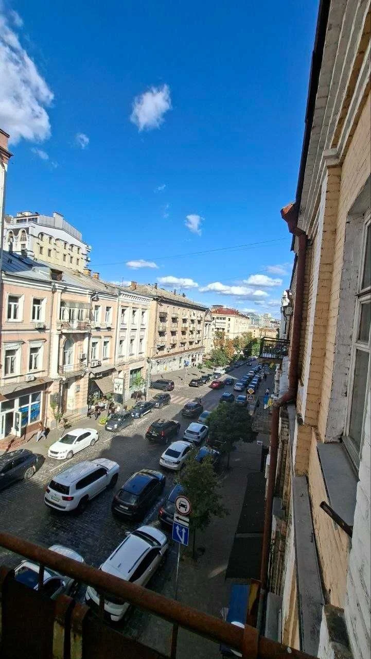 Продажа квартиры Центр  Прорізна Шевченківський район метро