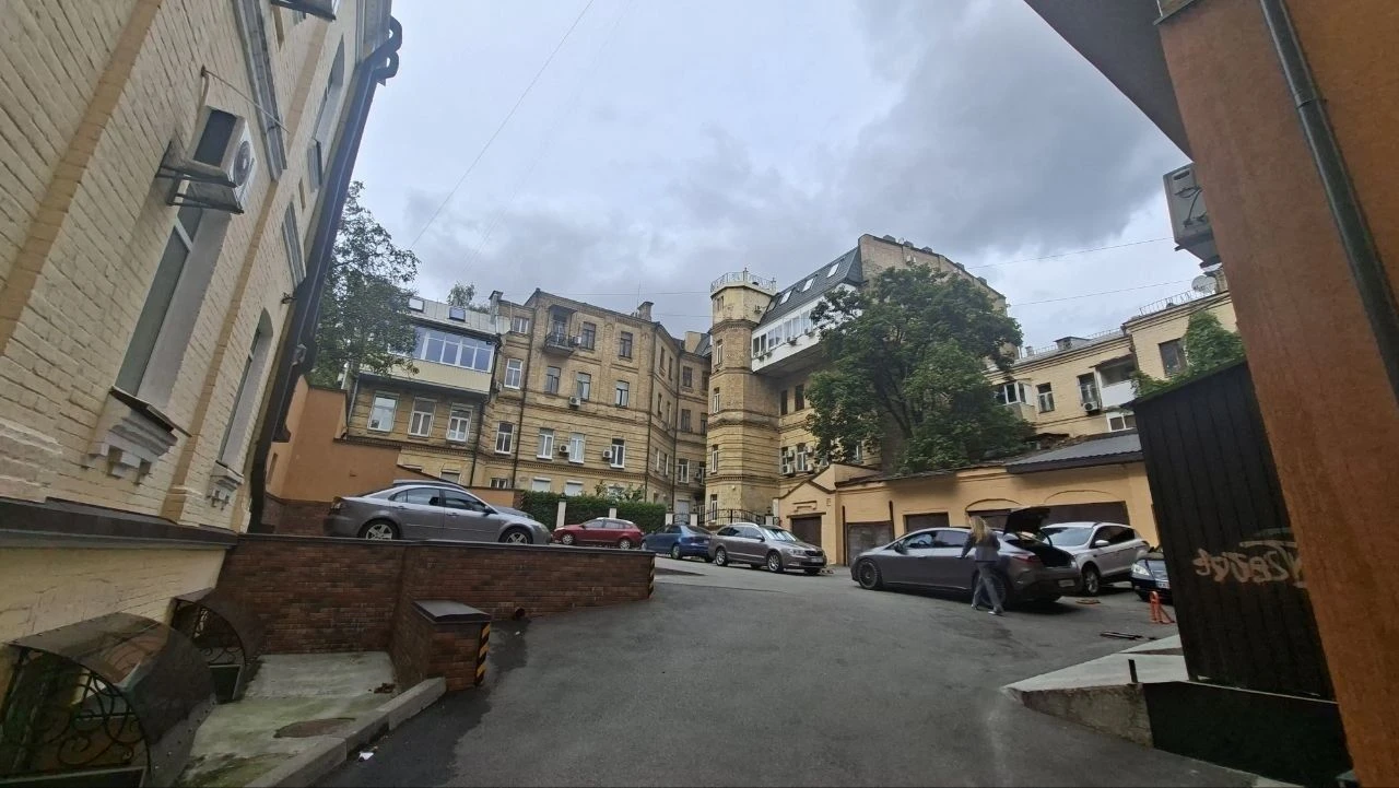 Продажа квартиры Центр  Прорізна Шевченківський район метро