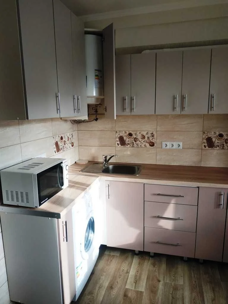 Продам 2кв. після ремонту  біля метро Дарниця