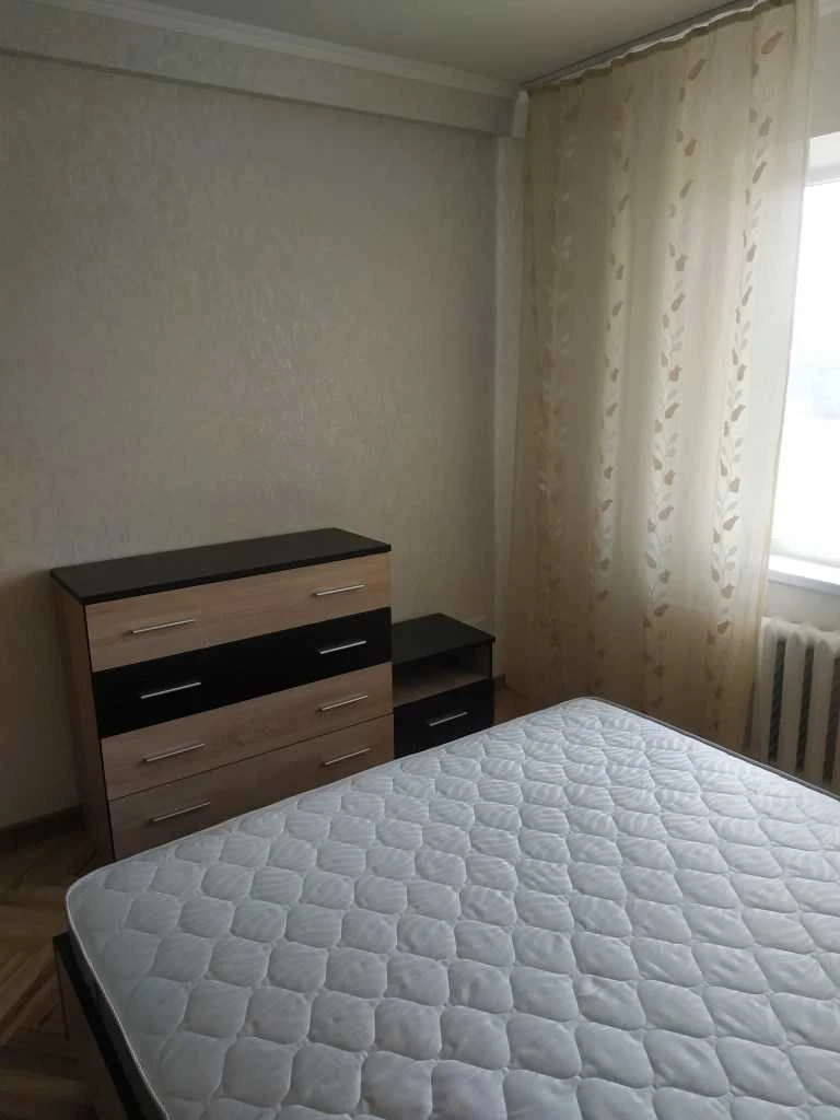 Продам 2кв. після ремонту  біля метро Дарниця