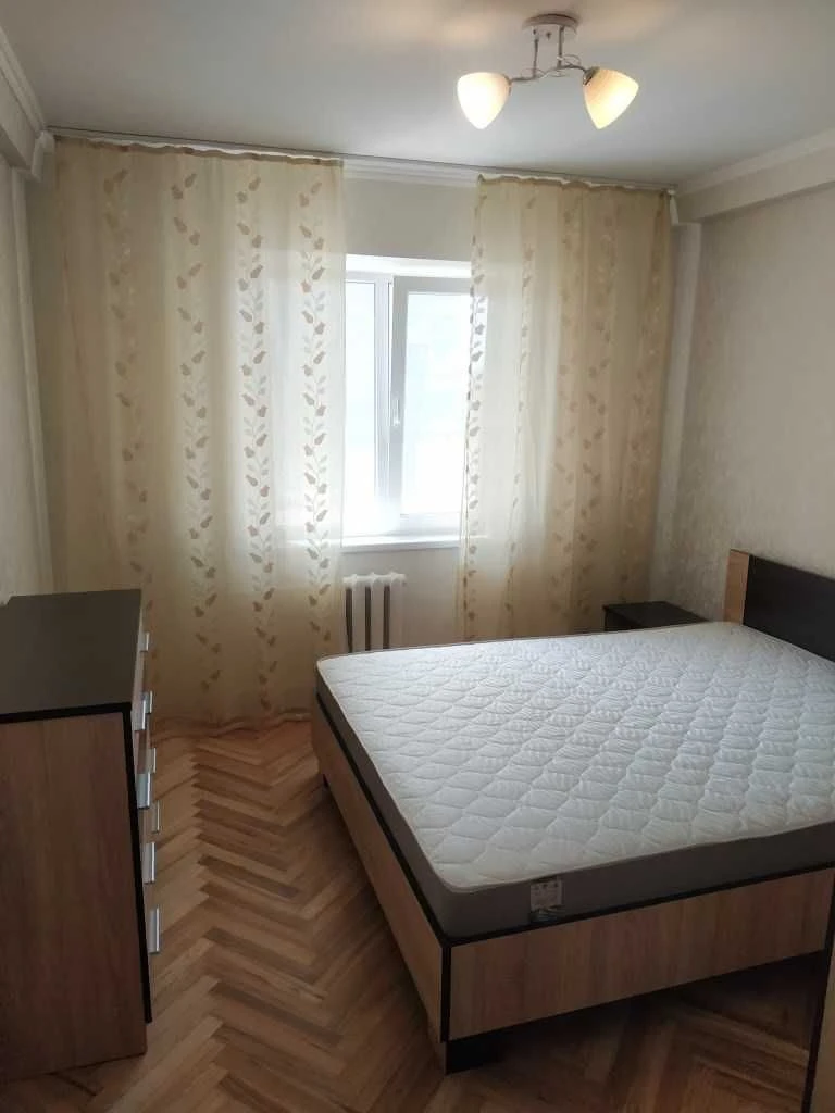 Продам 2кв. після ремонту  біля метро Дарниця