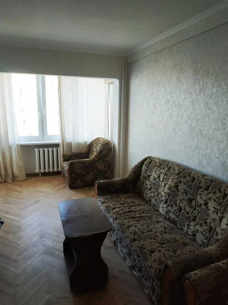Продам 2кв. після ремонту  біля метро Дарниця