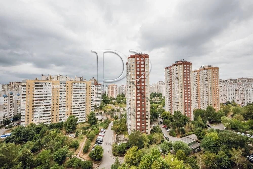 Продаж просторої трикімнатної квартири за адресою Княжий Зат