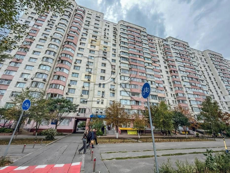 Продаж просторої трикімнатної квартири за адресою Княжий Зат