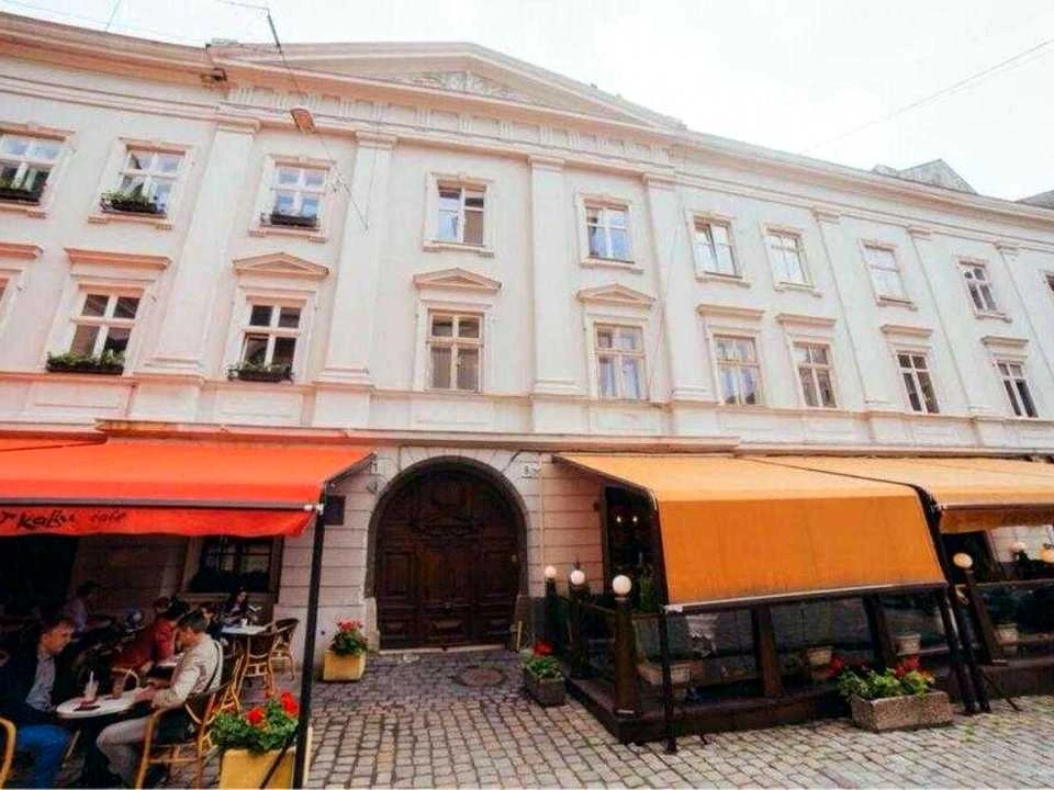 Квартира. Львів, Катедральна площа