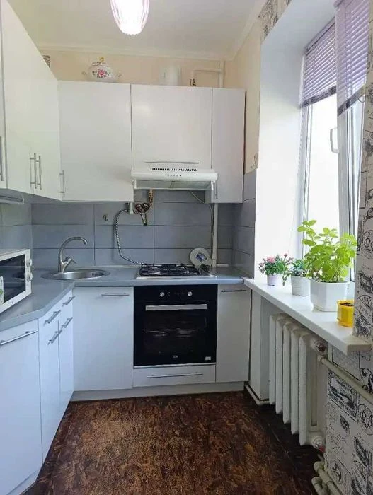 Продажа: двухкомнатная, ремонт, цена 27500, второй этаж