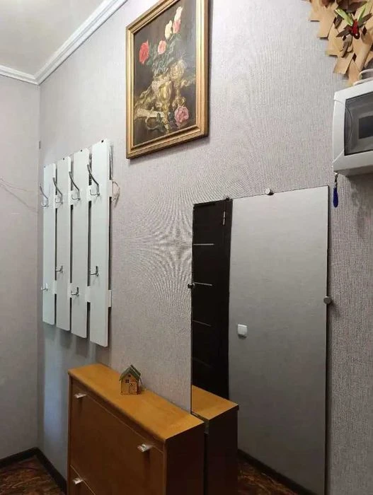 Продажа: двухкомнатная, ремонт, цена 27500, второй этаж