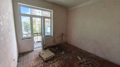 For sale: 3-room apartment 100 meters from the Nauchnaya metro station, 4th