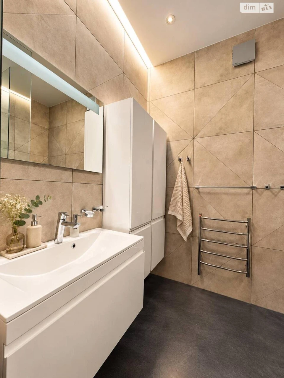 Long-Term Rental Apartment Solomyansky