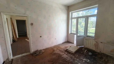 For sale: 3-room apartment 100 meters from the Nauchnaya metro station, 4th