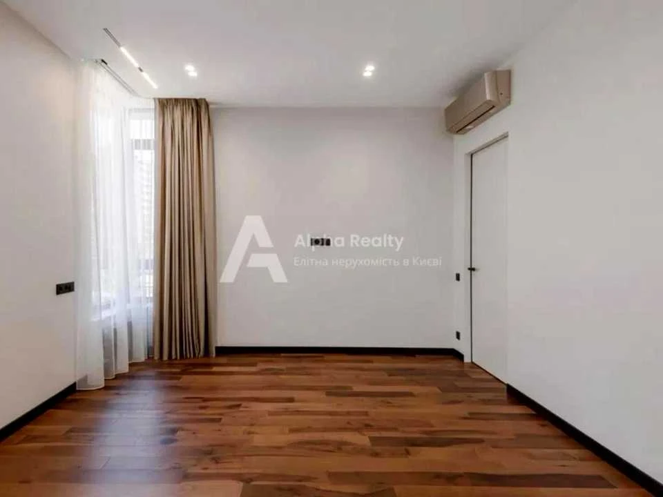 Apartment. Vasyl Tutennyk St, Kyiv