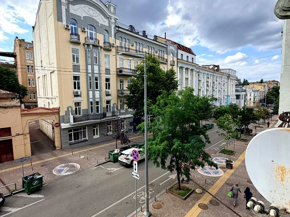 Apartment. Eugene Chikalenko Street, Kyiv