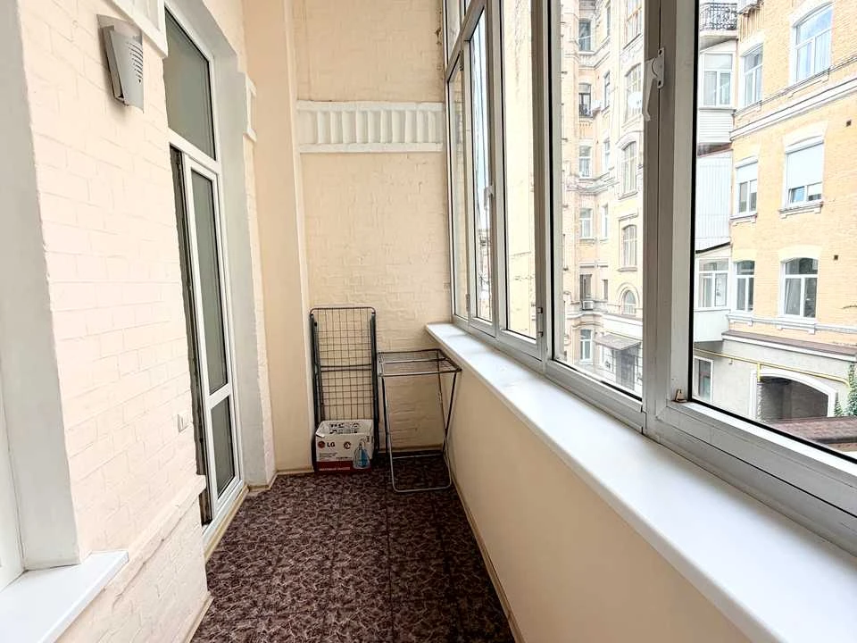 Apartment. Eugene Chikalenko Street, Kyiv