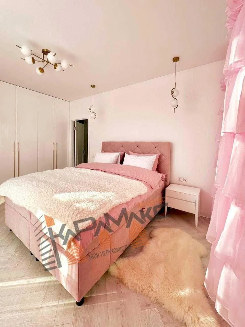 Sale of a 1-bedroom apartment with designer renovation near the park