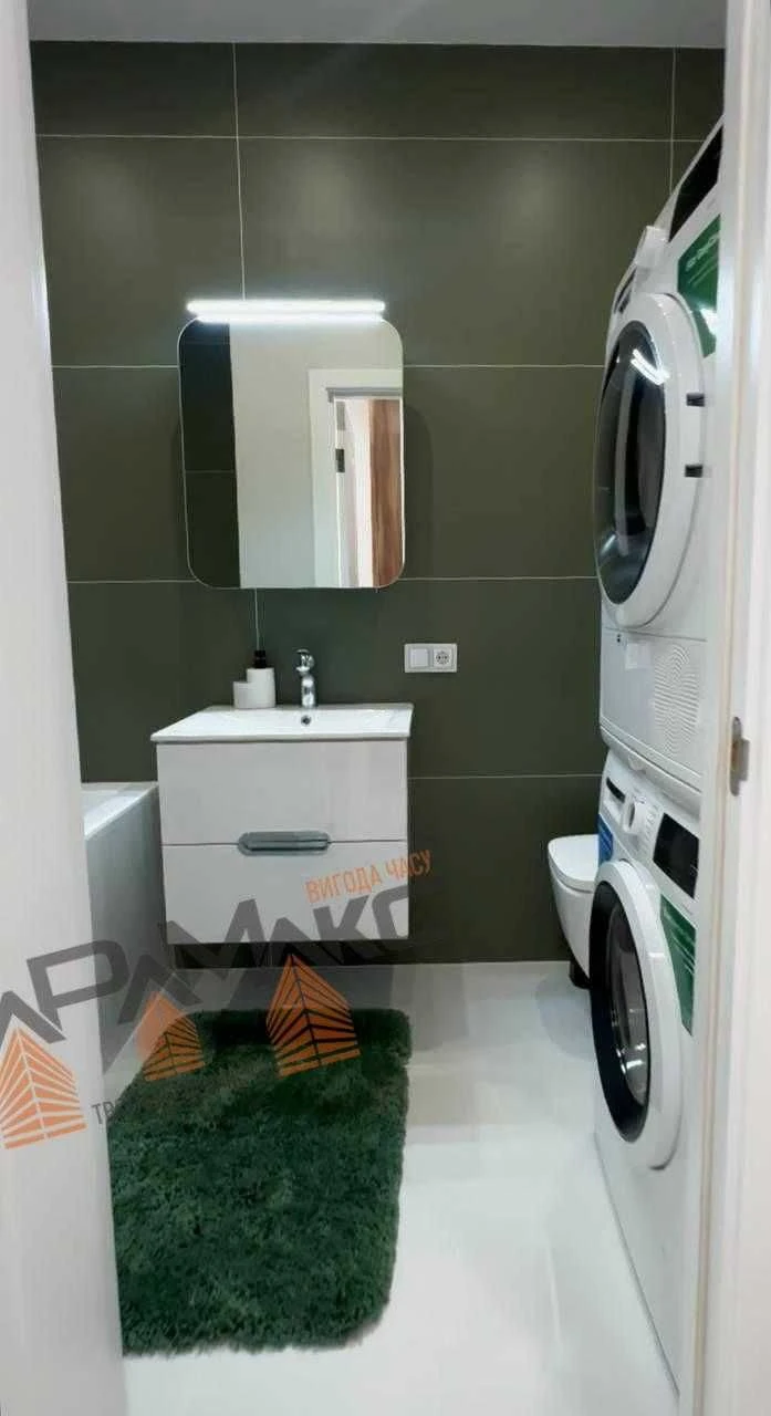 Sale of a 1-bedroom apartment with designer renovation near the park