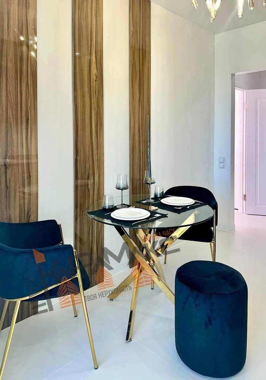 Sale of a 1-bedroom apartment with designer renovation near the park