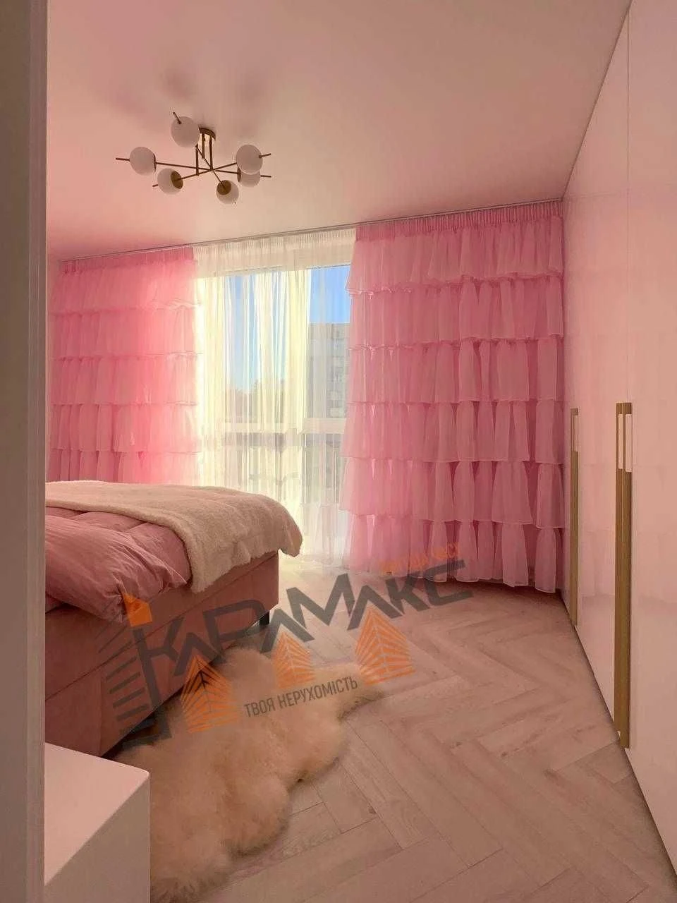 Sale of a 1-bedroom apartment with designer renovation near the park