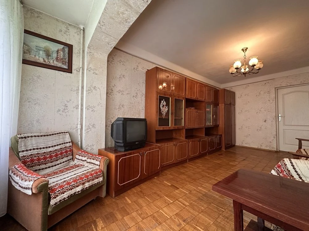 Продаж 2кв 57м Парково-Сирецька 4-А 1 поверх Газ Метро 10хв