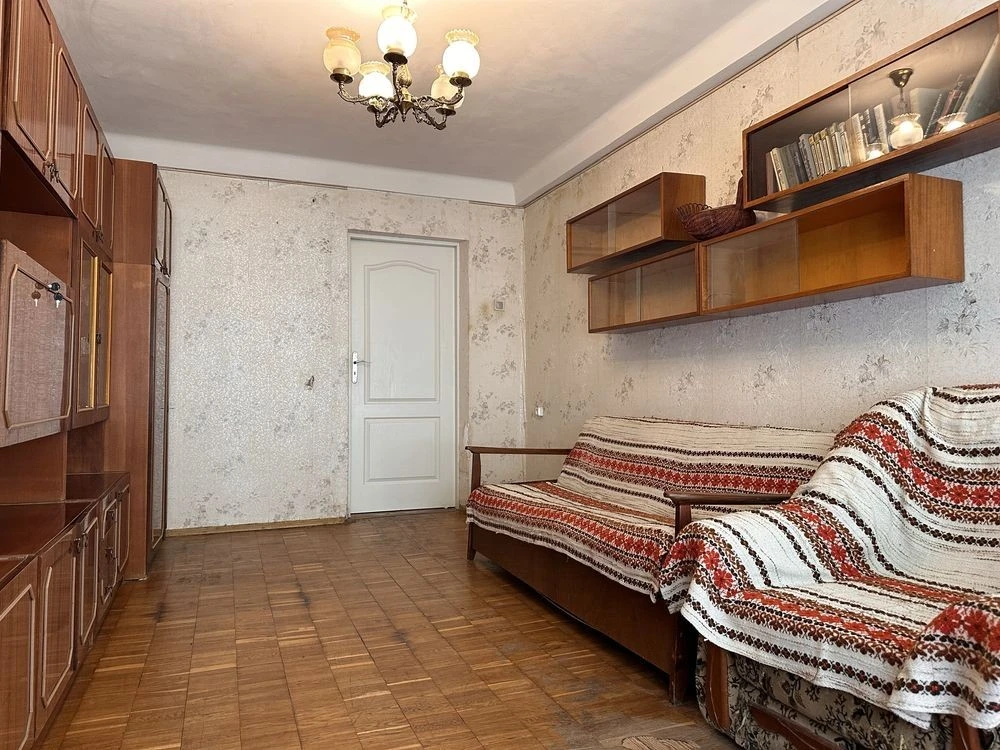 Продаж 2кв 57м Парково-Сирецька 4-А 1 поверх Газ Метро 10хв