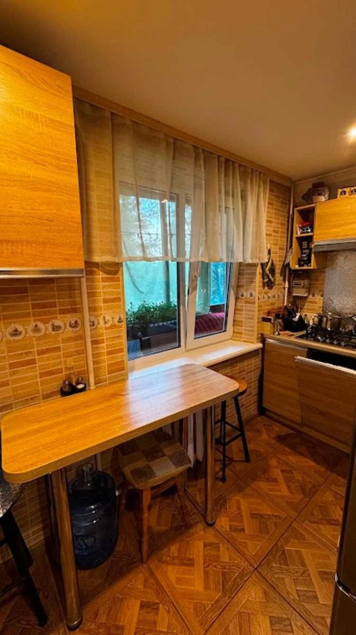 Продажа 2-комнатной квартиры, ул. Зодчих, 36, Святошинский район