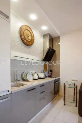 For Sale: 1-bedroom apartment renovated, Lavrska, 8 Arsenalskaya