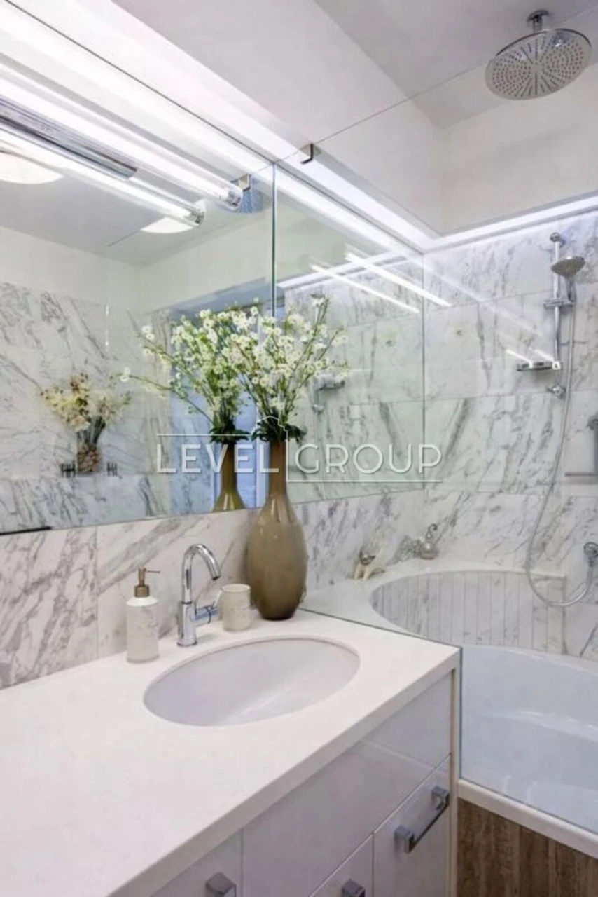 For Sale: 1-bedroom apartment renovated, Lavrska, 8 Arsenalskaya