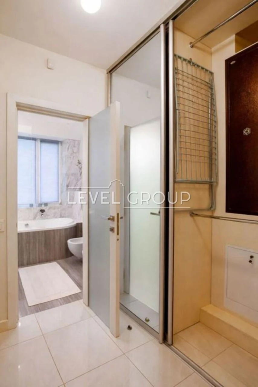 For Sale: 1-bedroom apartment renovated, Lavrska, 8 Arsenalskaya