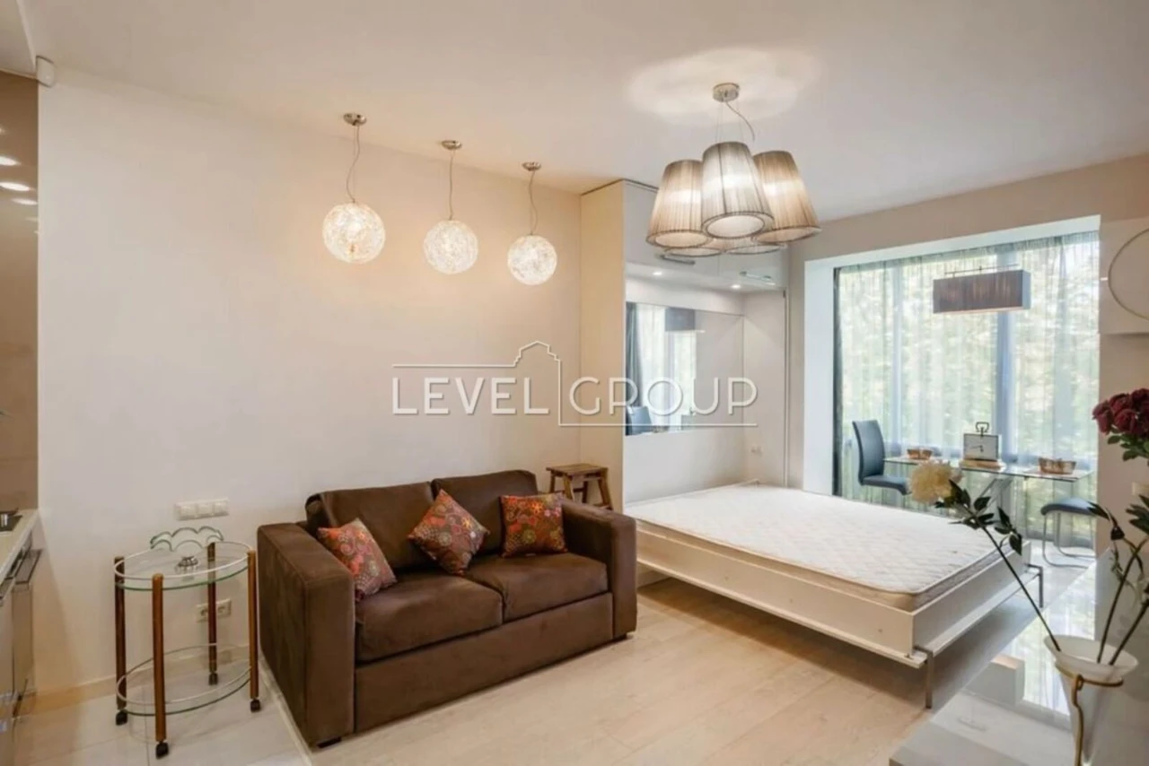 For Sale: 1-bedroom apartment renovated, Lavrska, 8 Arsenalskaya