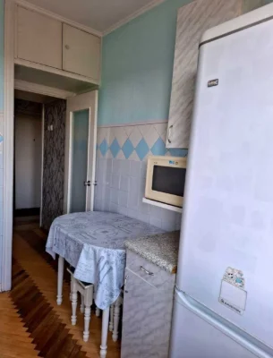 Продається 2-кімнатна квартира на проспекті Лісовому, будинок 43, Деснянський район