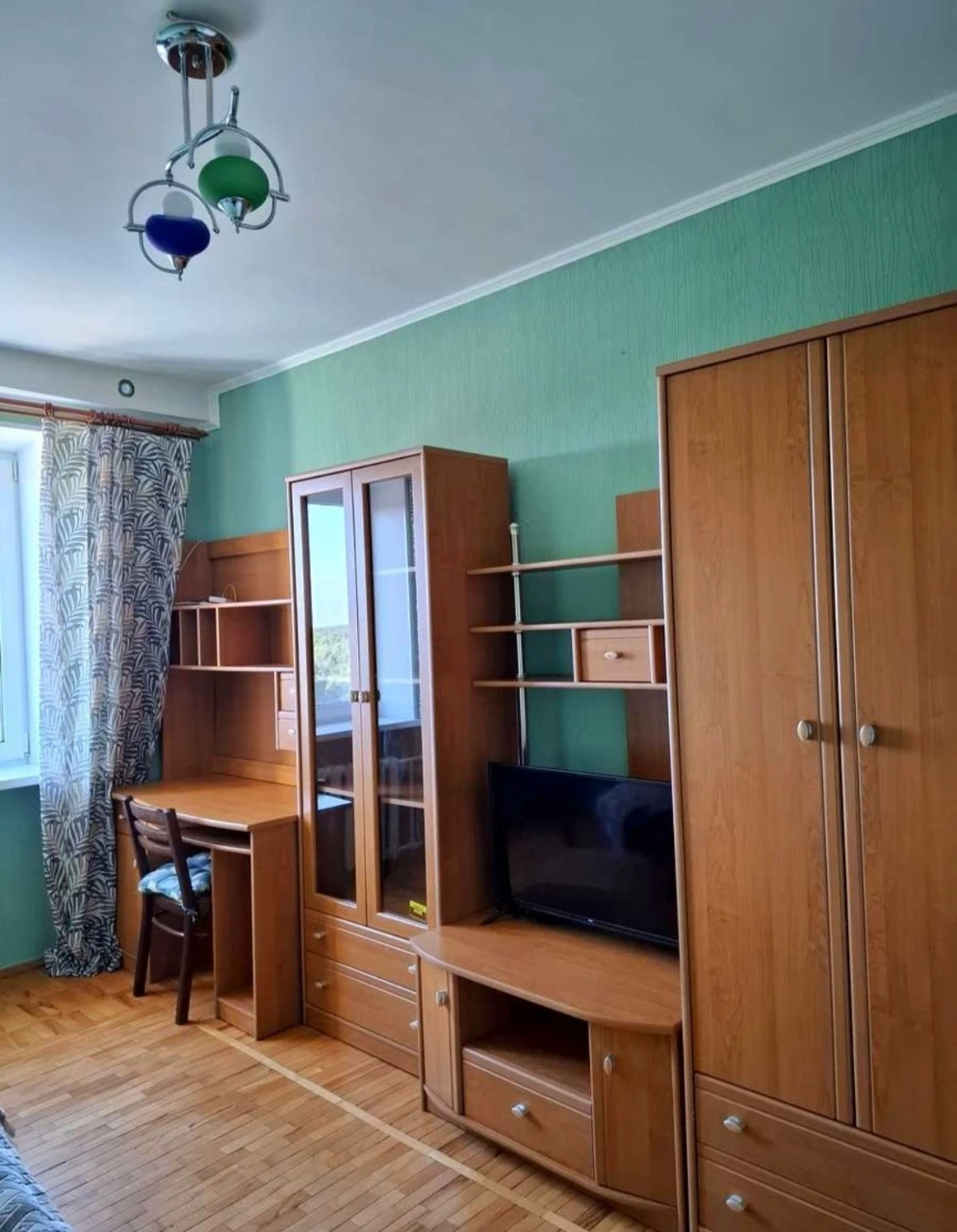 Продається 2-кімнатна квартира на проспекті Лісовому, будинок 43, Деснянський район