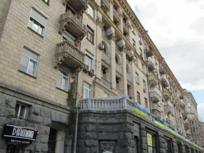 Продажа квартиры Хрещатик 21 напротив ЦУМа сталинка Центр