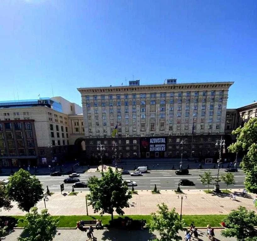 Продажа квартиры Хрещатик 21 напротив ЦУМа сталинка Центр