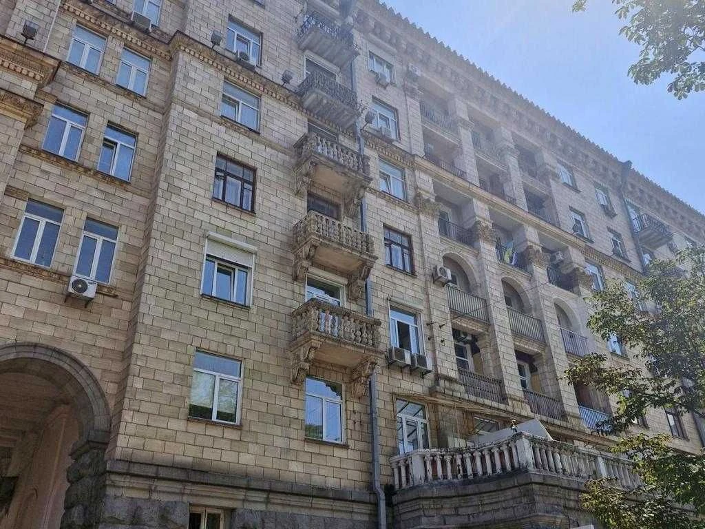 Продажа квартиры Хрещатик 21 напротив ЦУМа сталинка Центр