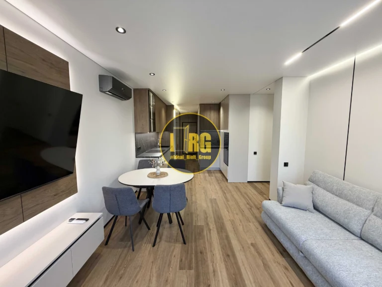 Продається 3-кімнатна квартира, 76.5 м2, ЖК "Варшавський 3", Олекс