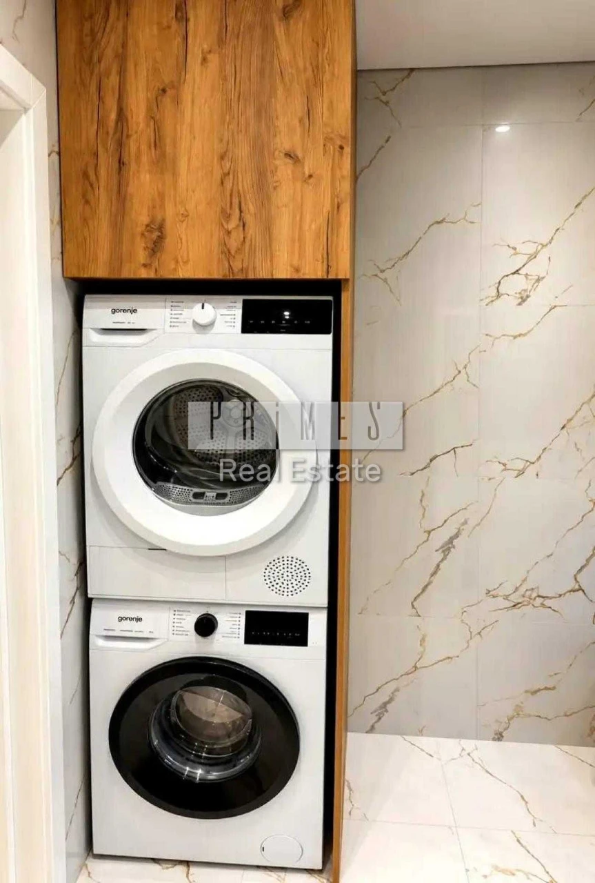 Продаж сучасного 2-кімнатного квартири 64 м² з новим ремонтом