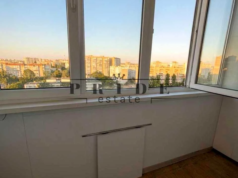 Квартира. Рональда Рейгана, Київ